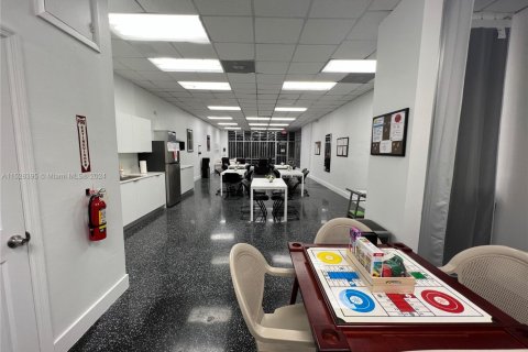 Commercial property in Miami, Florida № 1990407 - photo 25