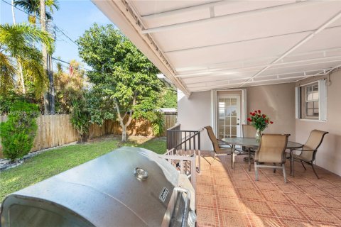 House in Miami, Florida 3 bedrooms, 104.61 sq.m. № 2028722 - photo 28