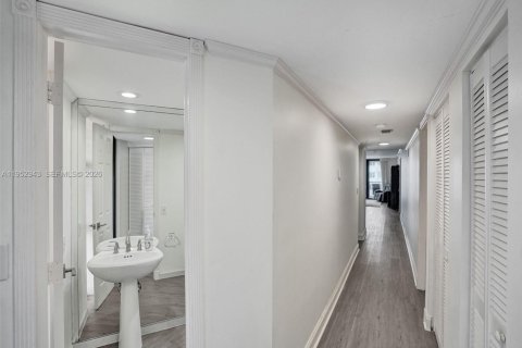 Condominio en venta en Hillsboro Beach, Florida, 3 dormitorios, 193.7 m2 № 2008479 - foto 8