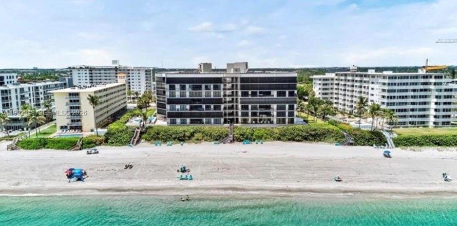 Condominio en Hillsboro Beach, Florida, 3 dormitorios  № 2008479