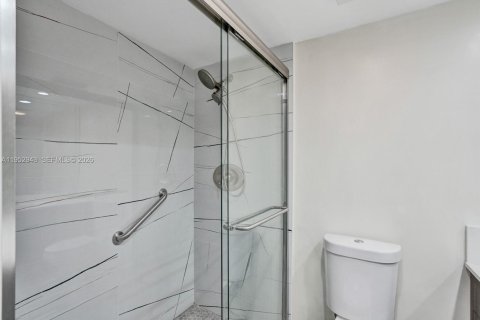 Condominio en venta en Hillsboro Beach, Florida, 3 dormitorios, 193.7 m2 № 2008479 - foto 15