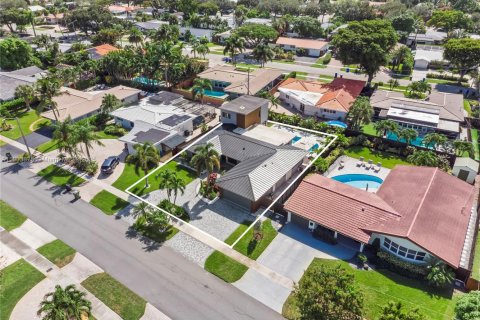 Casa en venta en Fort Lauderdale, Florida, 4 dormitorios, 256.32 m2 № 1955188 - foto 25