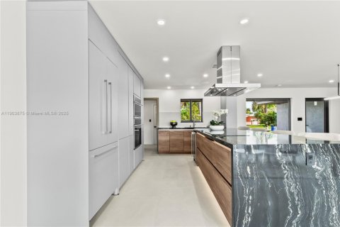 Casa en venta en Fort Lauderdale, Florida, 4 dormitorios, 256.32 m2 № 1955188 - foto 10