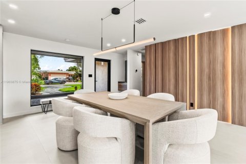 Casa en venta en Fort Lauderdale, Florida, 4 dormitorios, 256.32 m2 № 1955188 - foto 8