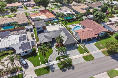 Casa en venta en Fort Lauderdale, Florida, 4 dormitorios, 256.32 m2 № 1955188 - foto 2