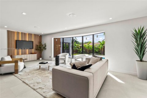 Casa en venta en Fort Lauderdale, Florida, 4 dormitorios, 256.32 m2 № 1955188 - foto 18