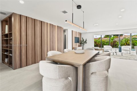 Casa en venta en Fort Lauderdale, Florida, 4 dormitorios, 256.32 m2 № 1955188 - foto 5