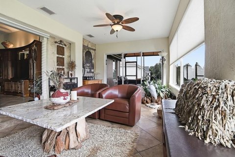 House in The Villages, Florida 4 bedrooms, 278.71 sq.m. № 2359158 - photo 25
