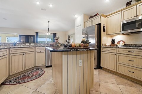 House in The Villages, Florida 4 bedrooms, 278.71 sq.m. № 2359158 - photo 21