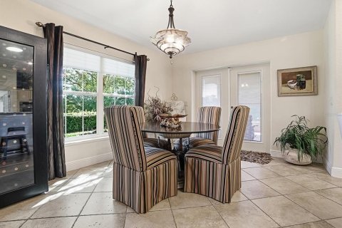 House in The Villages, Florida 4 bedrooms, 278.71 sq.m. № 2359158 - photo 16