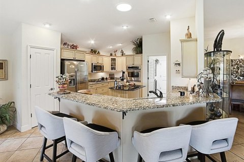 House in The Villages, Florida 4 bedrooms, 278.71 sq.m. № 2359158 - photo 18