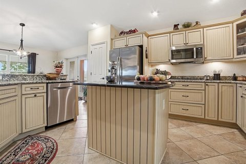 House in The Villages, Florida 4 bedrooms, 278.71 sq.m. № 2359158 - photo 20
