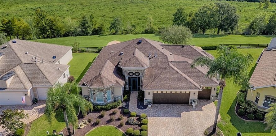 House in The Villages, Florida 4 bedrooms, 278.71 sq.m. № 2359158