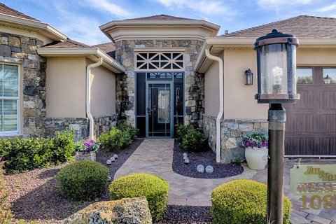 House in The Villages, Florida 4 bedrooms, 278.71 sq.m. № 2359158 - photo 5