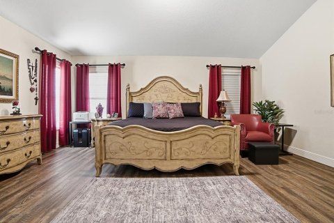House in The Villages, Florida 4 bedrooms, 278.71 sq.m. № 2359158 - photo 30