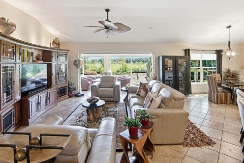 House in The Villages, Florida 4 bedrooms, 278.71 sq.m. № 2359158 - photo 12