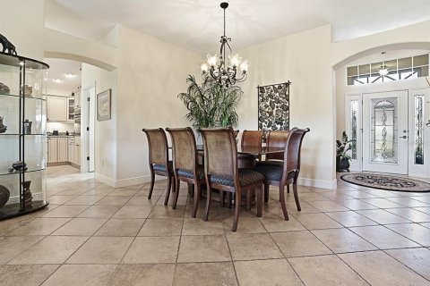 House in The Villages, Florida 4 bedrooms, 278.71 sq.m. № 2359158 - photo 8