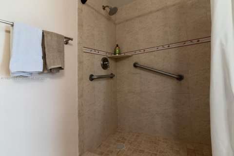 Condo in Miami, Florida, 2 bedrooms  № 1790121 - photo 29