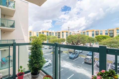 Condo in Miami, Florida, 2 bedrooms  № 1790121 - photo 18