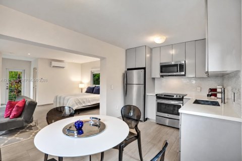 Immobilier commercial à louer à Miami Beach, Floride: 52.03 m2 № 2431369 - photo 7