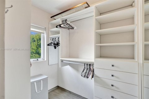 Immobilier commercial à louer à Miami Beach, Floride: 52.03 m2 № 2431369 - photo 13