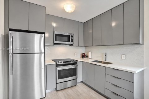 Immobilier commercial à louer à Miami Beach, Floride: 52.03 m2 № 2431369 - photo 10
