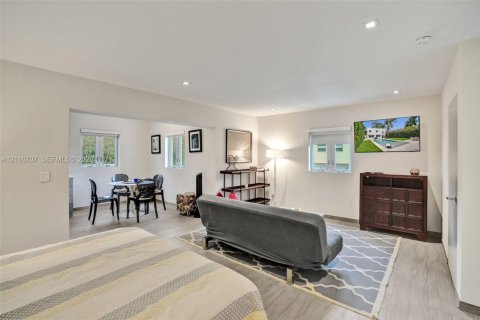 Immobilier commercial à louer à Miami Beach, Floride: 52.03 m2 № 2431369 - photo 4