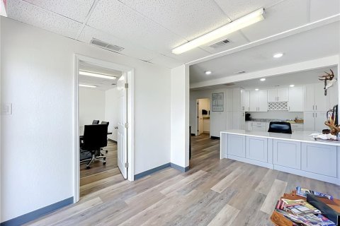 Commercial property in Longwood, Florida 105.91 sq.m. № 2283654 - photo 6