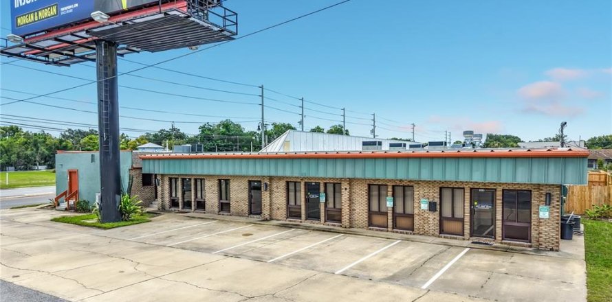 Commercial property in Longwood, Florida 105.91 sq.m. № 2283654