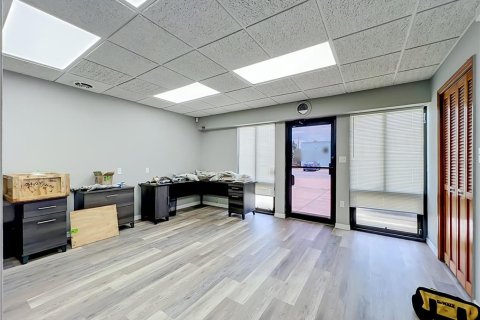 Commercial property in Longwood, Florida 105.91 sq.m. № 2283654 - photo 15