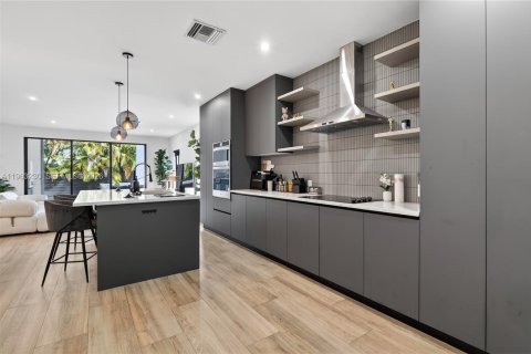 Купить виллу или дом в Форт-Лодердейл, Флорида 4 спальни, 206.99м2, № 2025762 - фото 4