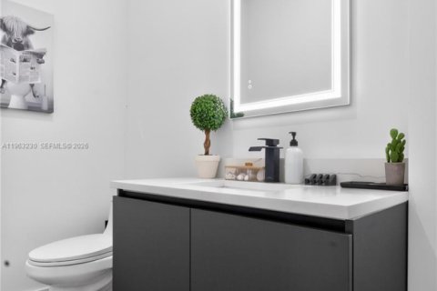 Купить виллу или дом в Форт-Лодердейл, Флорида 4 спальни, 206.99м2, № 2025762 - фото 22