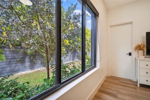 Купить виллу или дом в Форт-Лодердейл, Флорида 4 спальни, 206.99м2, № 2025762 - фото 26