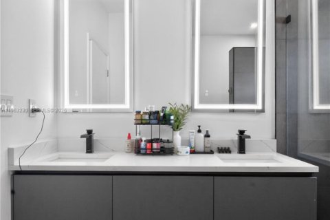 Купить виллу или дом в Форт-Лодердейл, Флорида 4 спальни, 206.99м2, № 2025762 - фото 30