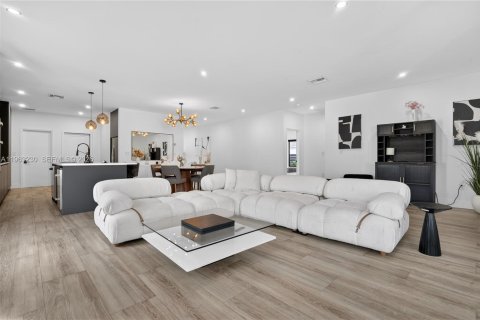 Купить виллу или дом в Форт-Лодердейл, Флорида 4 спальни, 206.99м2, № 2025762 - фото 8