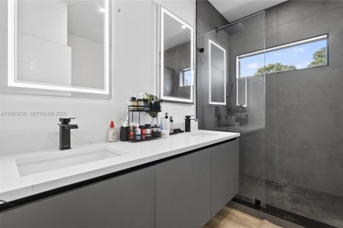 Купить виллу или дом в Форт-Лодердейл, Флорида 4 спальни, 206.99м2, № 2025762 - фото 28