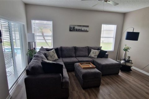 Villa ou maison à vendre à Kissimmee, Floride: 4 chambres, 221.48 m2 № 2142712 - photo 12