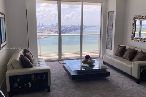 Condominio en alquiler en Miami, Florida, 2 dormitorios, 122.82 m2 № 2059689 - foto 2