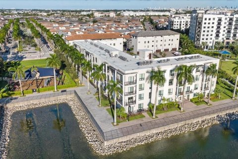 Condominio en venta en Doral, Florida, 2 dormitorios, 104.89 m2 № 1882213 - foto 1