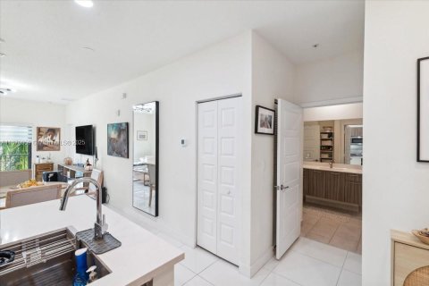Condominio en venta en Doral, Florida, 2 dormitorios, 104.89 m2 № 1882213 - foto 11