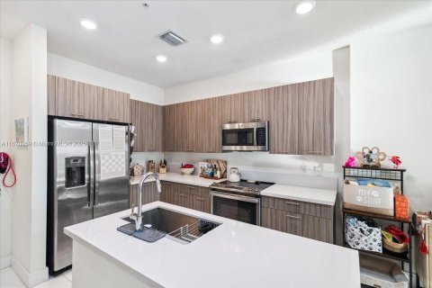 Condominio en venta en Doral, Florida, 2 dormitorios, 104.89 m2 № 1882213 - foto 3