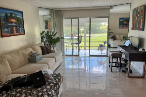 Condominio en Lake Worth, Florida, 2 dormitorios  № 2407353