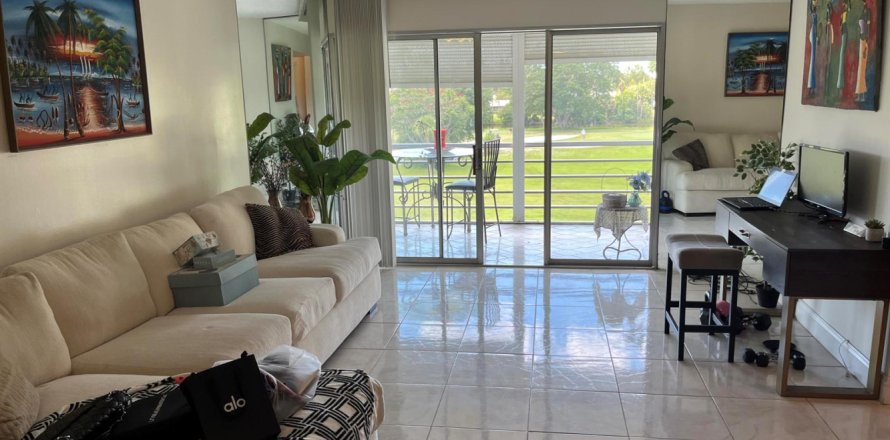 Condominio en Lake Worth, Florida, 2 dormitorios  № 2407353