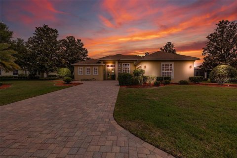 Casa en venta en Weeki Wachee, Florida, 3 dormitorios, 241.55 m2 № 1680617 - foto 1