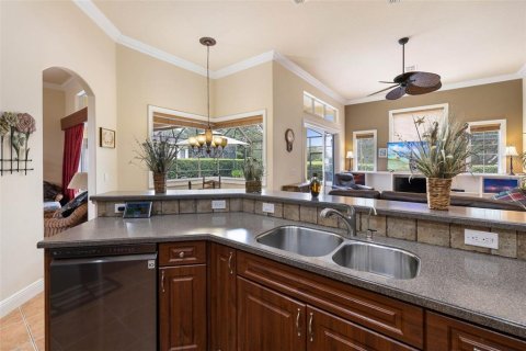 Casa en venta en Weeki Wachee, Florida, 3 dormitorios, 241.55 m2 № 1680617 - foto 8