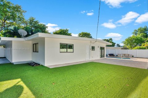 Villa ou maison à vendre à North Miami Beach, Floride: 4 chambres, 241.36 m2 № 1964778 - photo 29