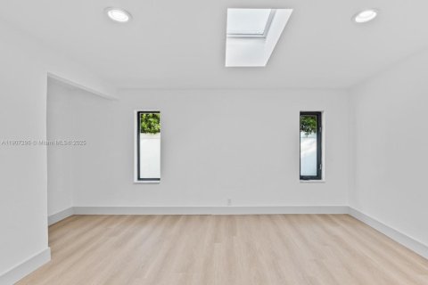 Villa ou maison à vendre à North Miami Beach, Floride: 4 chambres, 241.36 m2 № 1964778 - photo 19