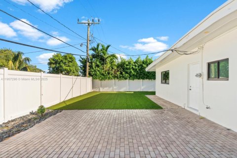 Villa ou maison à vendre à North Miami Beach, Floride: 4 chambres, 241.36 m2 № 1964778 - photo 27