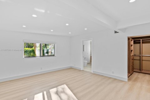 Villa ou maison à vendre à North Miami Beach, Floride: 4 chambres, 241.36 m2 № 1964778 - photo 16