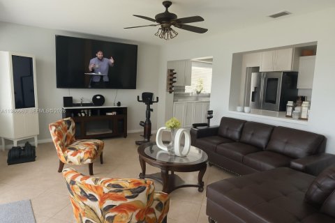 Villa ou maison à vendre à Tamarac, Floride: 2 chambres, 124.67 m2 № 2052469 - photo 3